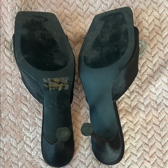 OLIVIA Jaymes Black Crystal Bow Mule - Picture 5 of 6